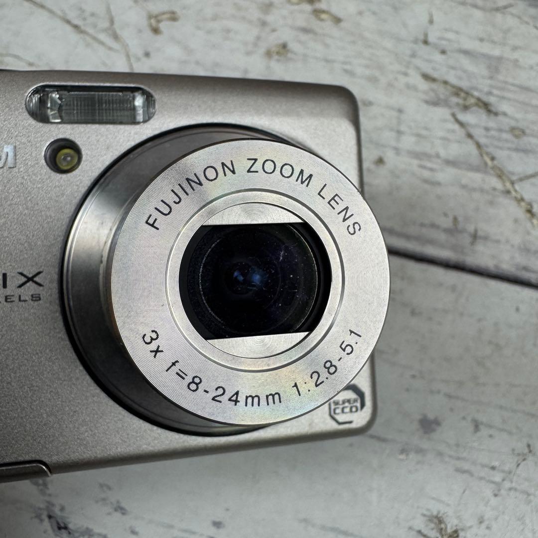 FUJIFILM FINEPIX F60fd コンパクトデジタルカメラ