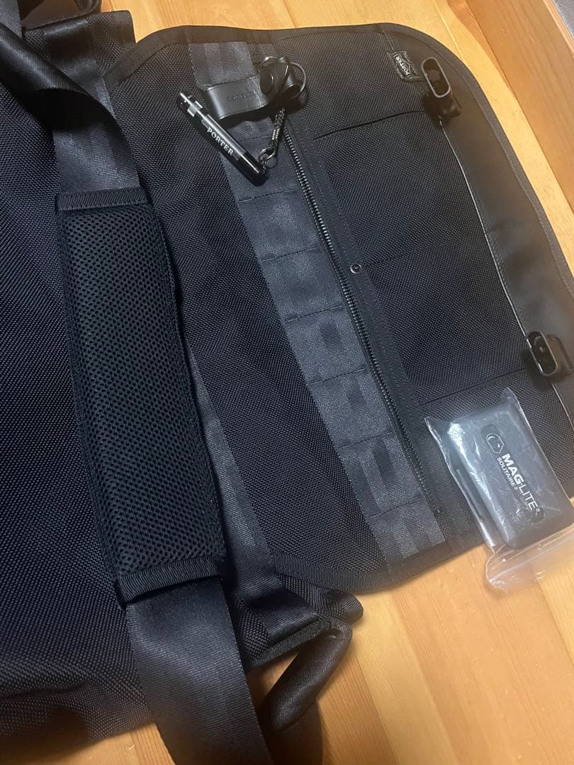 【美品】PORTER HEAT ポーターメッセンジャーバッグ 黒 吉田カバン