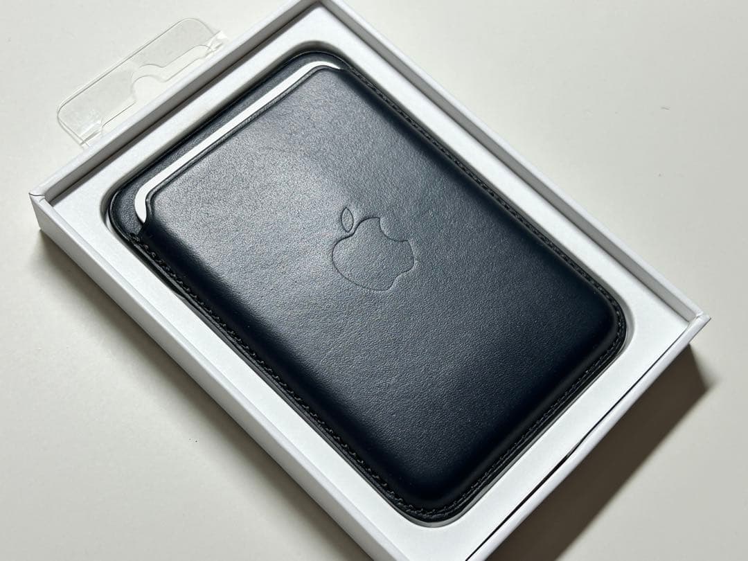 【美品】純正 MagSafe対応 iPhone レザーウォレット・ミッドナイト③