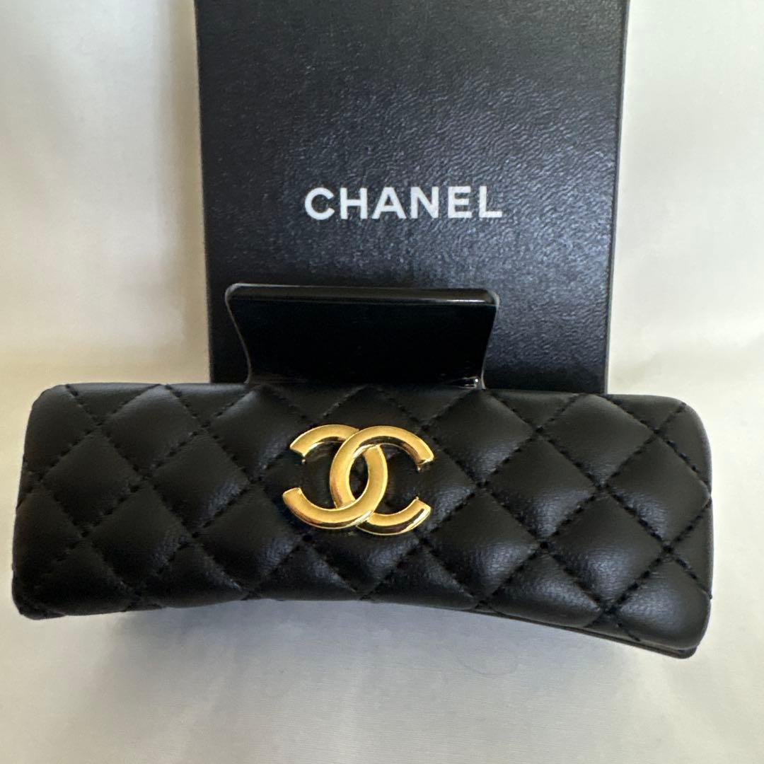 超希少１点❗️CHANELノベルティ海外ヘアクリップブラック キルティング
