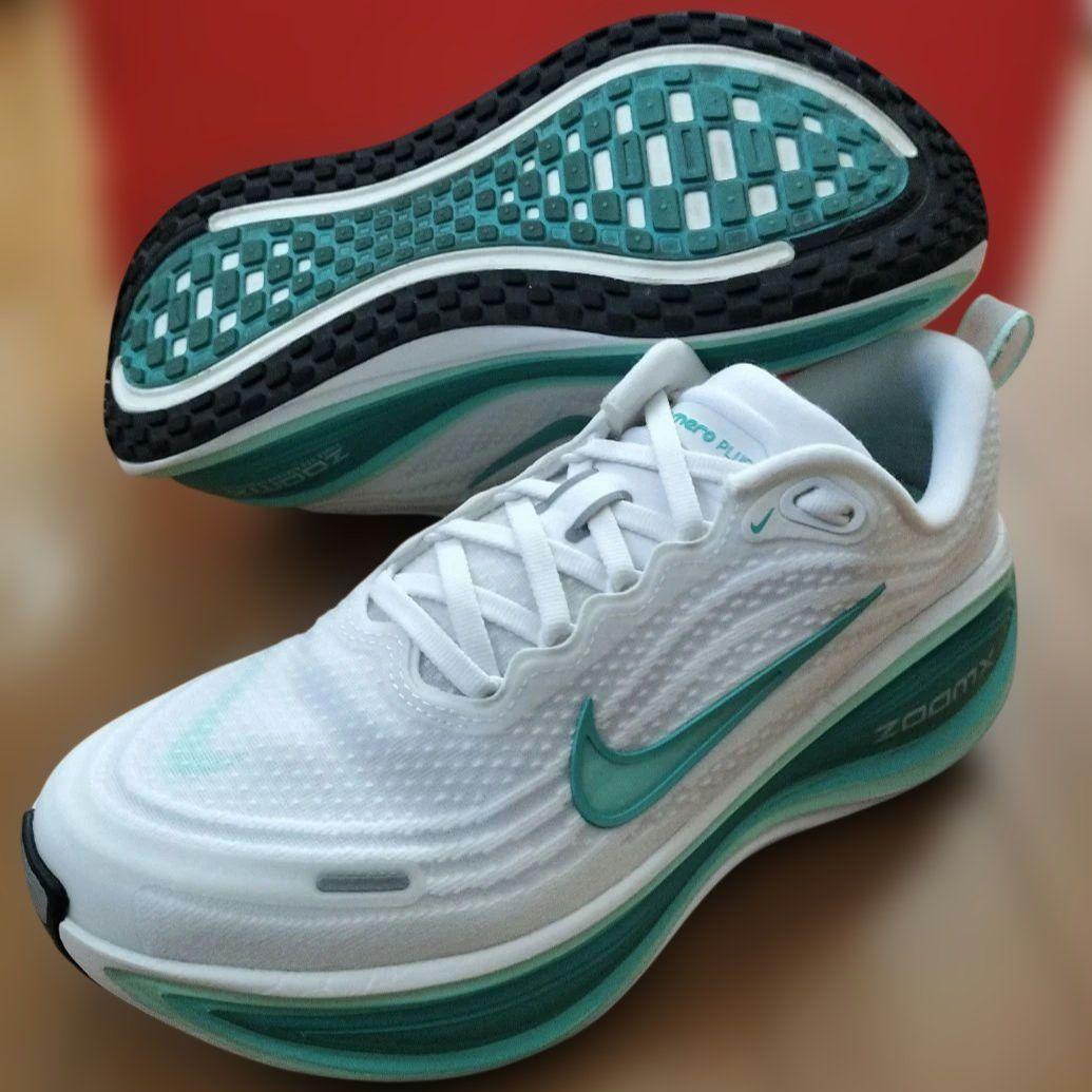 スパイク・シューズ NIKE zoom vomero plus