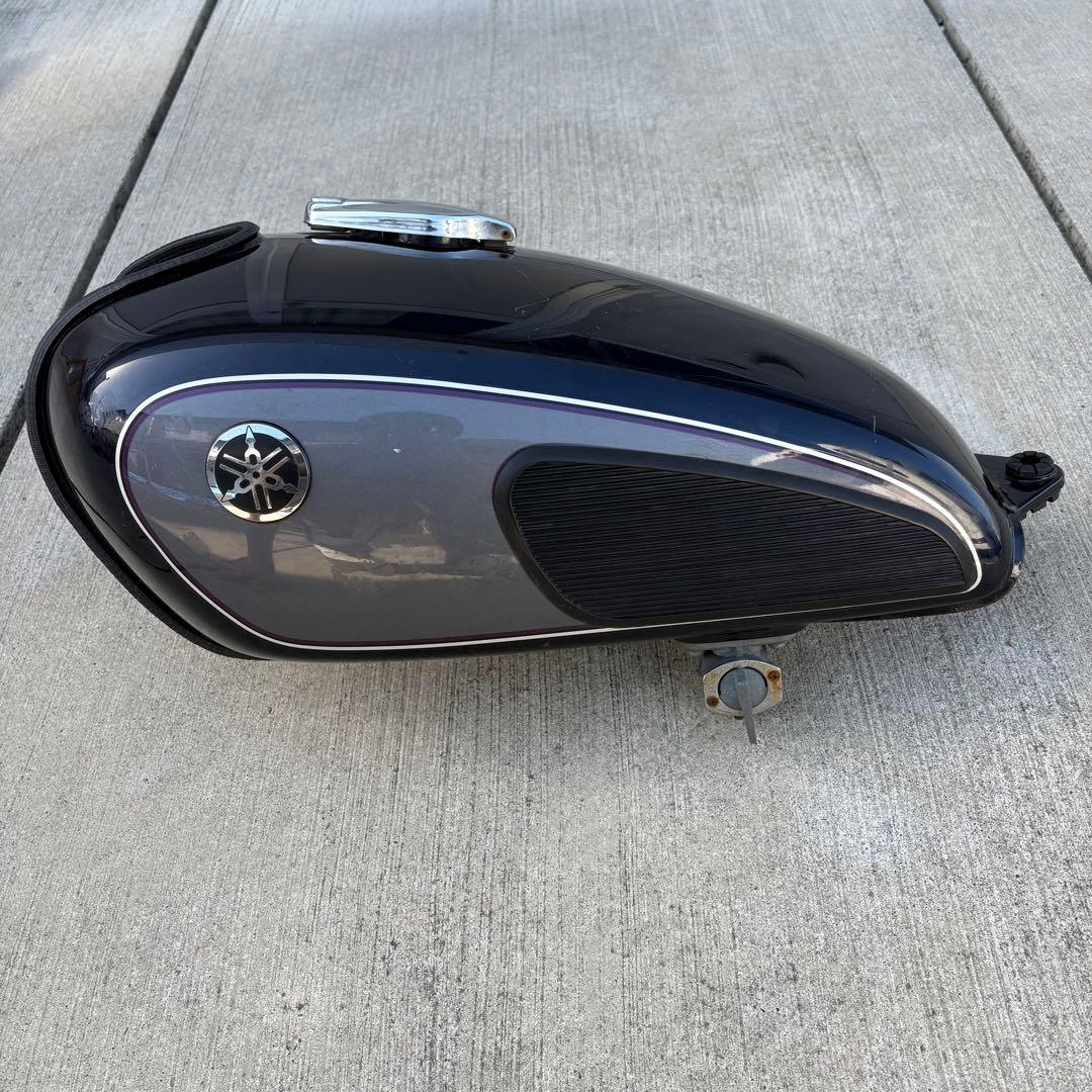 ヤマハ SR400 純正 タンク ブラック/グレー