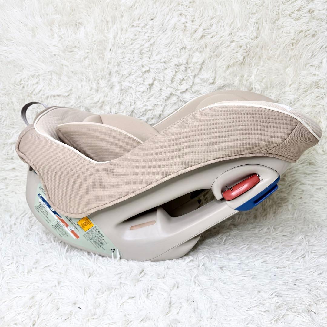 美品 Combi コッコロS UX ヘーゼルナッツ チャイルドシート 軽量