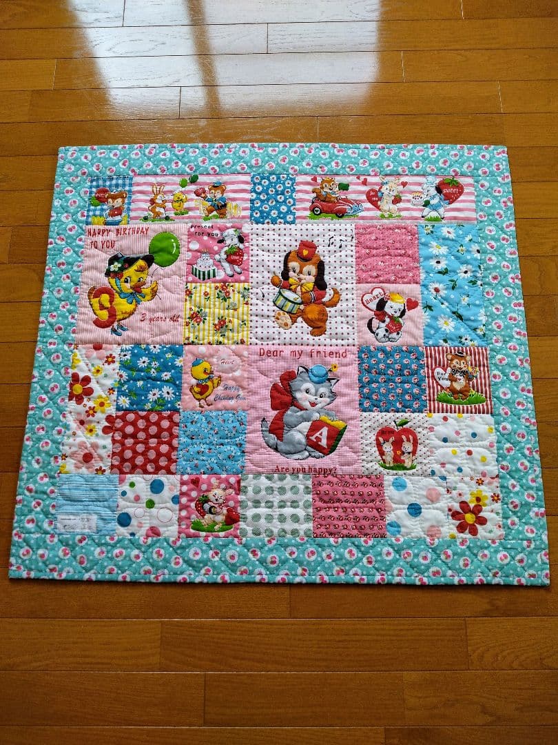 ベビーブランケット　キルト　アニマル　手縫い　ハンドメイド　79×86cm