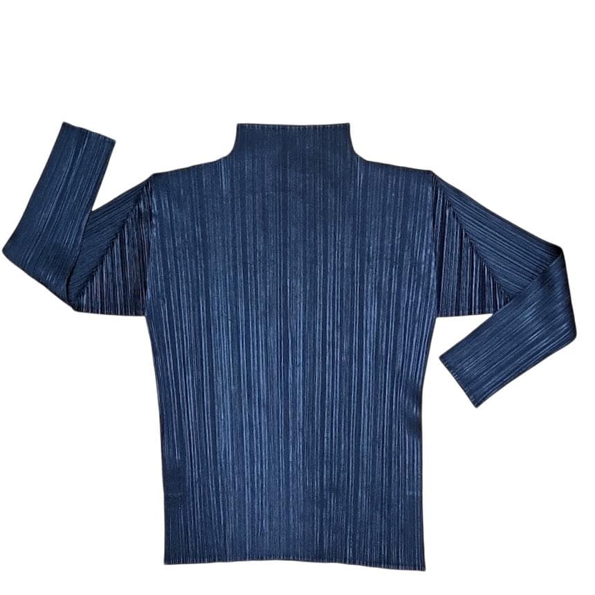 美品 ISSEY MIYAKE　プリーツカットソー 黒　長袖