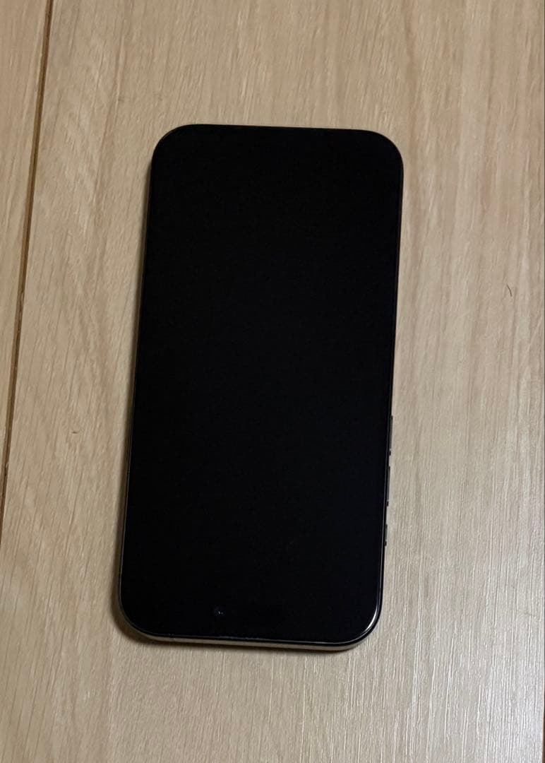 【美品】iPhone 15 Pro 256GB ブラックチタニウム