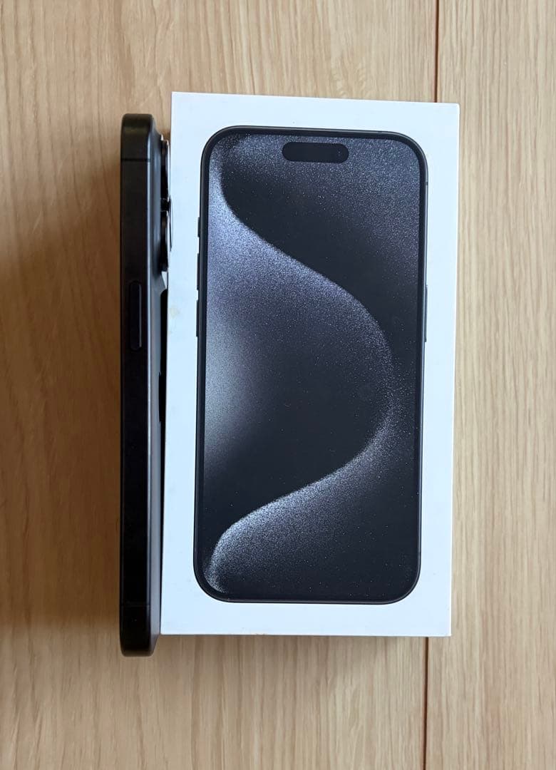 【美品】iPhone 15 Pro 256GB ブラックチタニウム