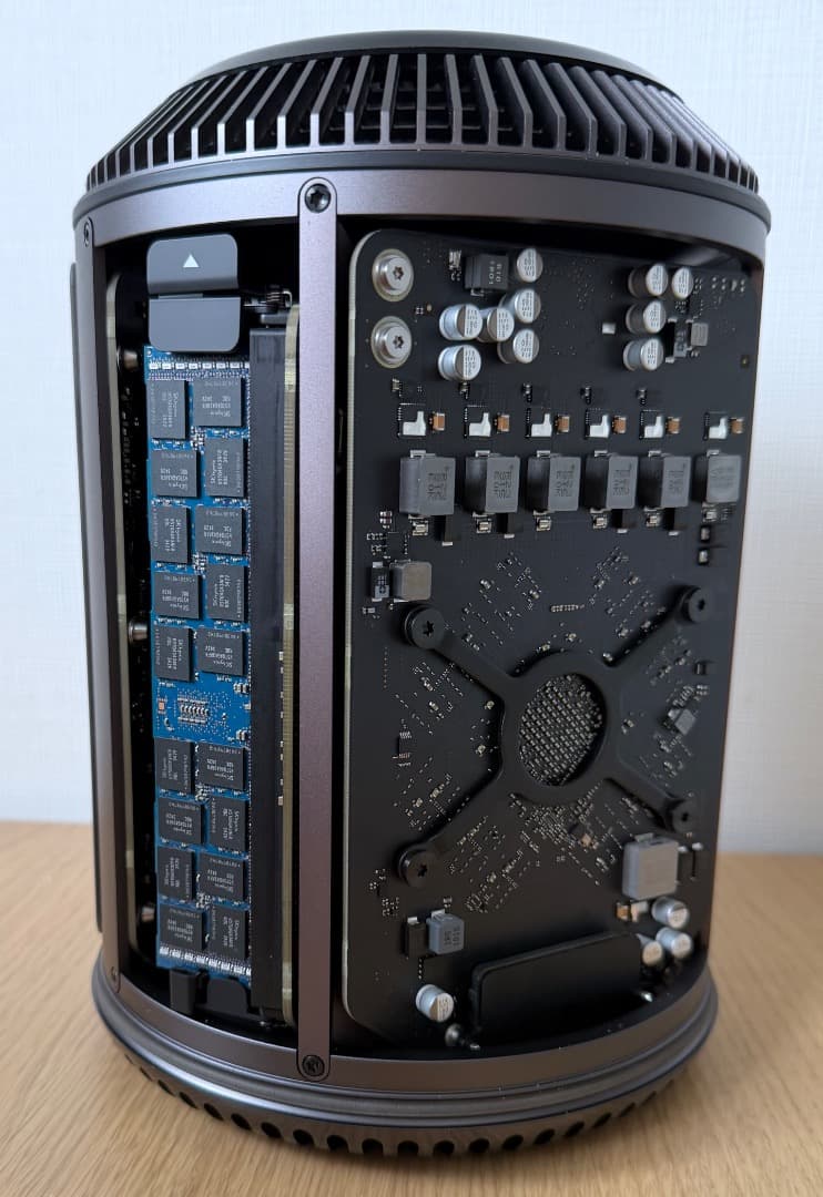 Apple Mac Pro 2013 12コア / 64GB / 500GB
