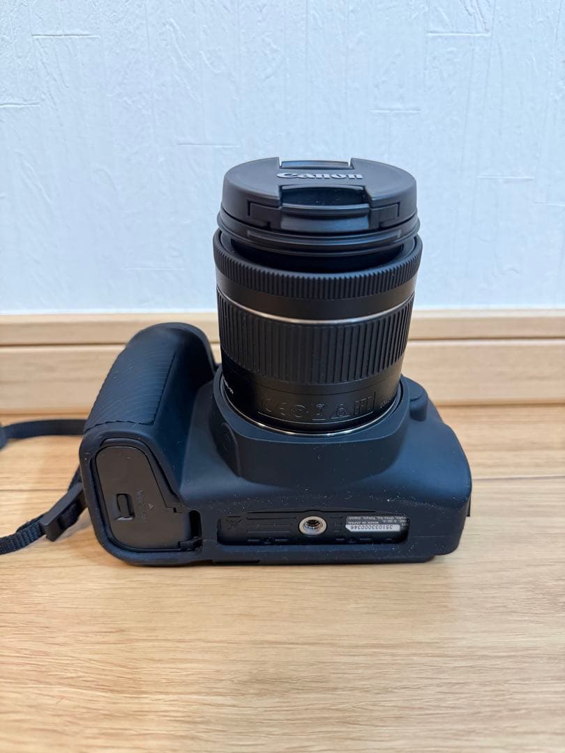 極美品〈Canon EOS Kiss X10i ダブルレンズキット〉