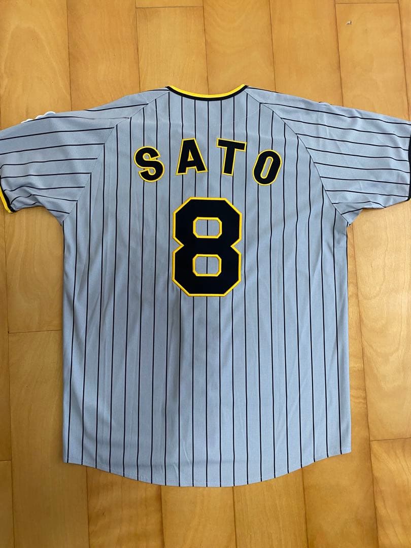 佐藤輝明選手 ユニフォーム 阪神タイガース