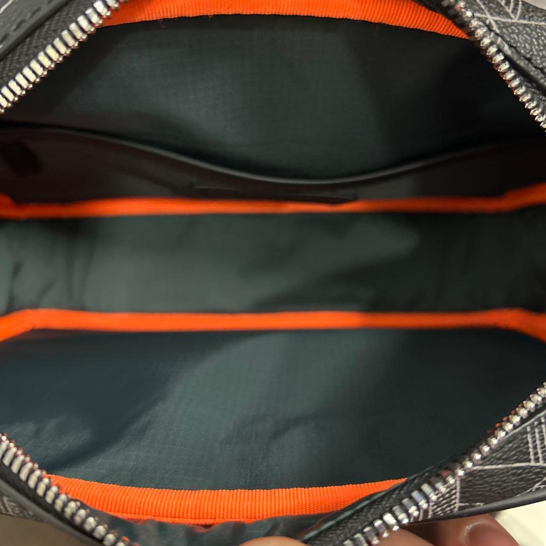 LACOSTE 幾何学模様 ショルダーバッグ