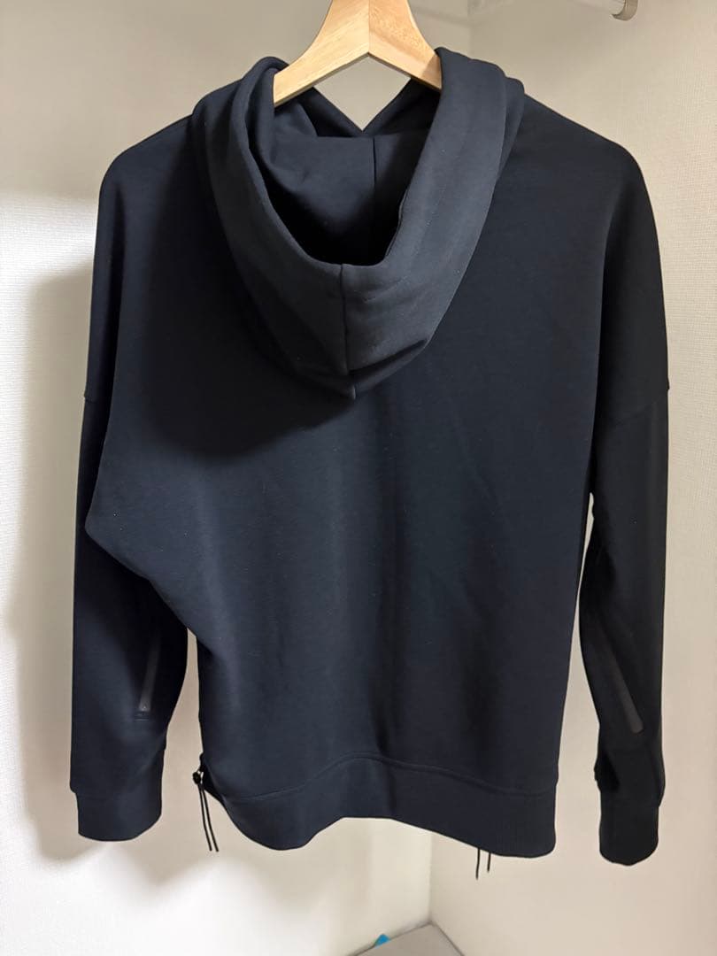 トップス On Hoodie womens