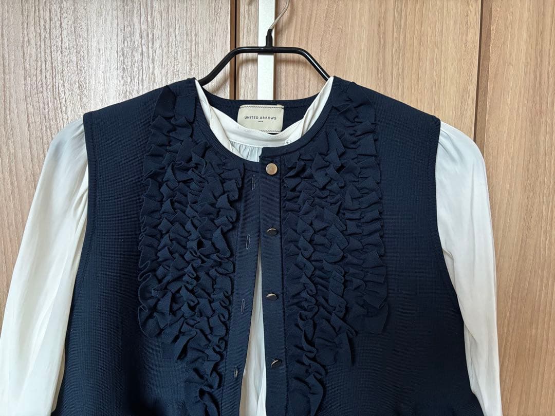 ミニフリルニットベスト　UNITED ARROWS