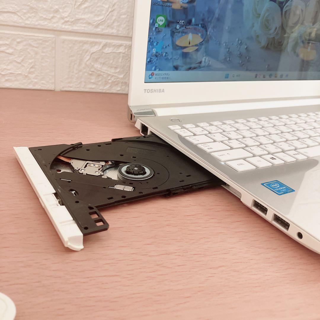 Windows11✨SSDで快適☘️大容量カメラ付すぐ使えるノートパソコン