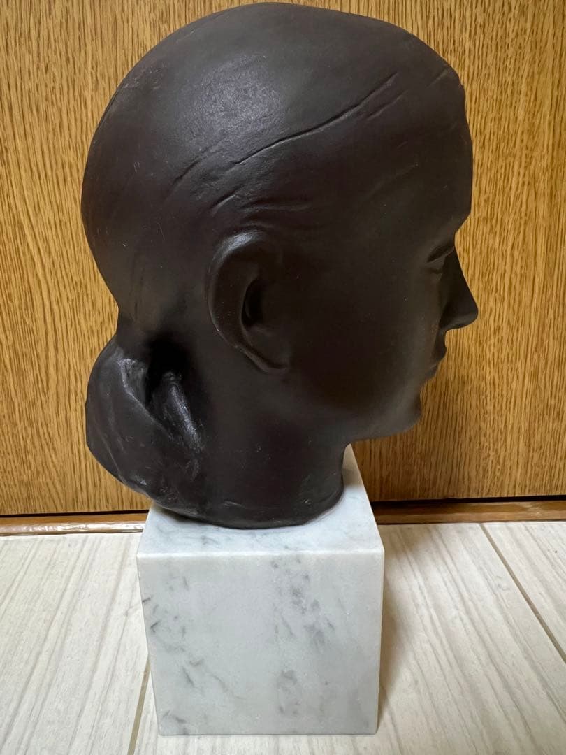 船越保武　ブロンズ像　ローラ