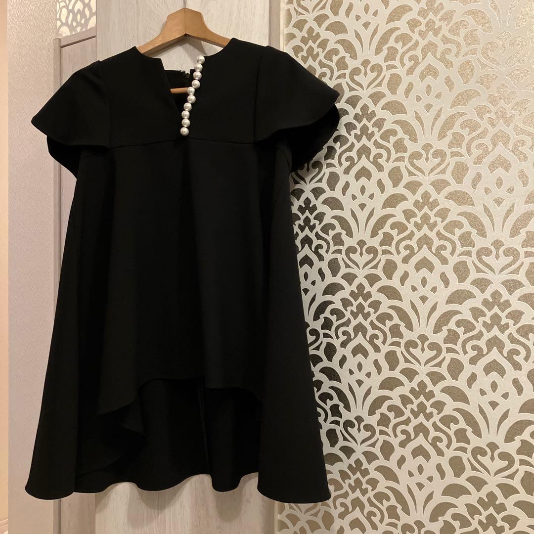 美品❣️激安❣️ヨーコチャン❣️トップス 黒。40サイズ。パール可愛い❣️