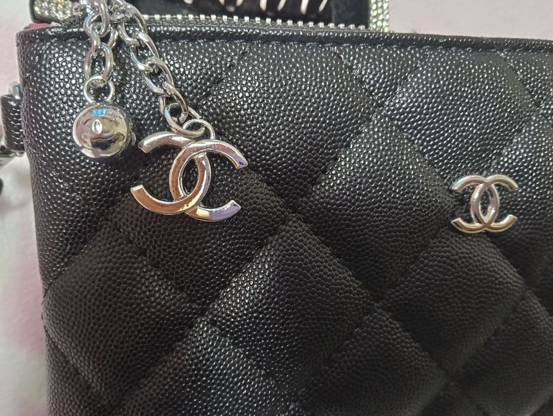 CHANEL ノベルティ　　 キルティング ブラックポーチ3way