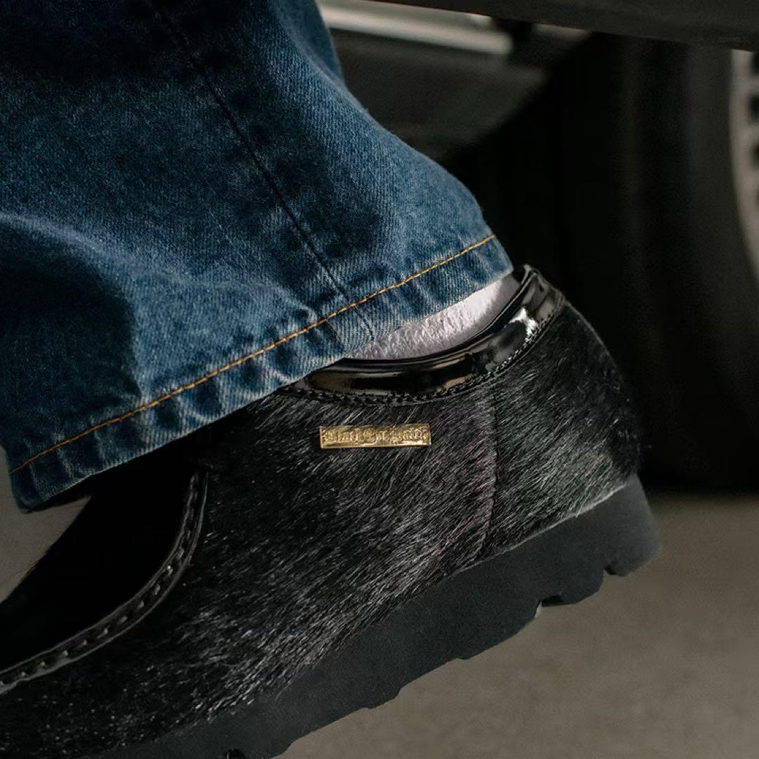 クラークス ワラビー ブラック ヘア オン ブラックアイパッチ アトモス