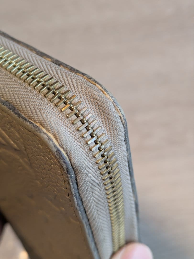 ルイヴィトン モノグラム ジッピーウォレット アンプラント M69034