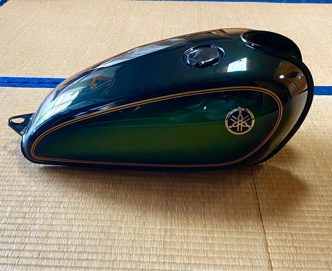 レア　希少品　SR400 30th 30周年　タンク　サンバースト　グリーン