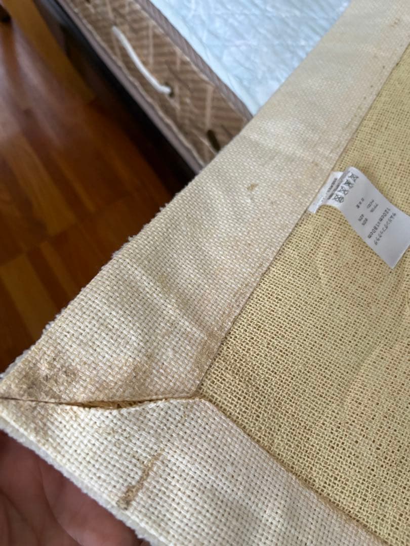 ローラアシュレイ　花柄　ベージュラグ　　120×180センチ