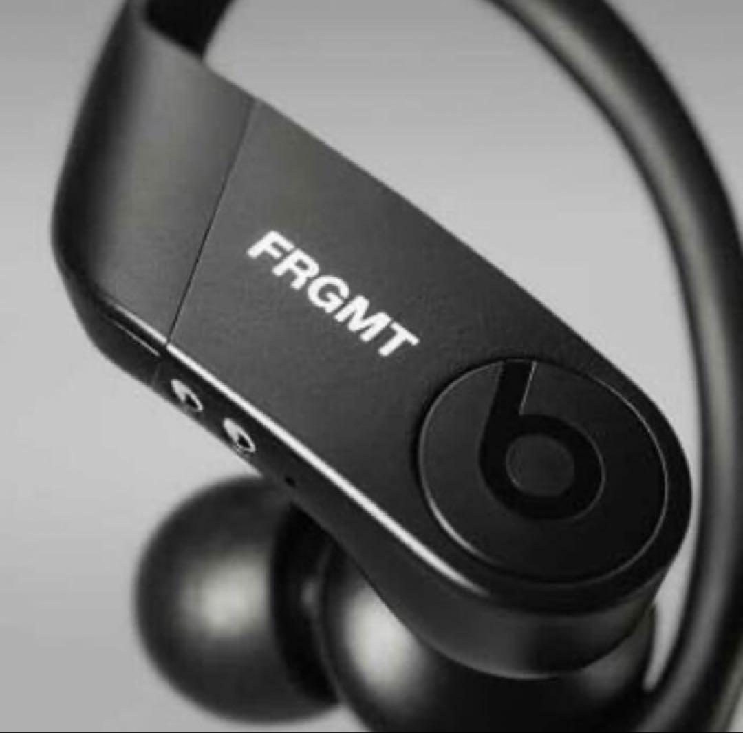 海外正規品 Fragment Design Powerbeats Pro 黒