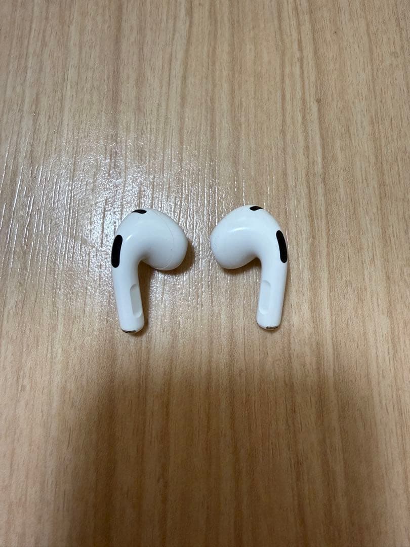 AirPods (第3世代) 本体と充電ケース