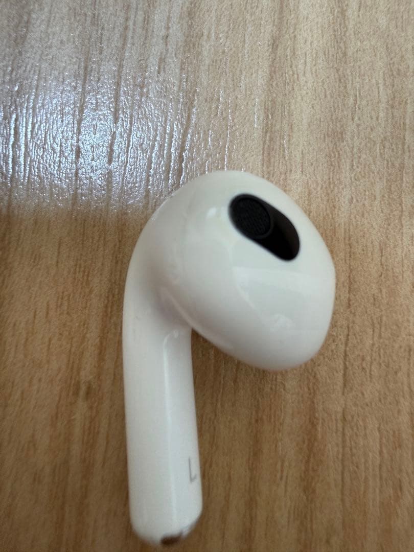 AirPods (第3世代) 本体と充電ケース