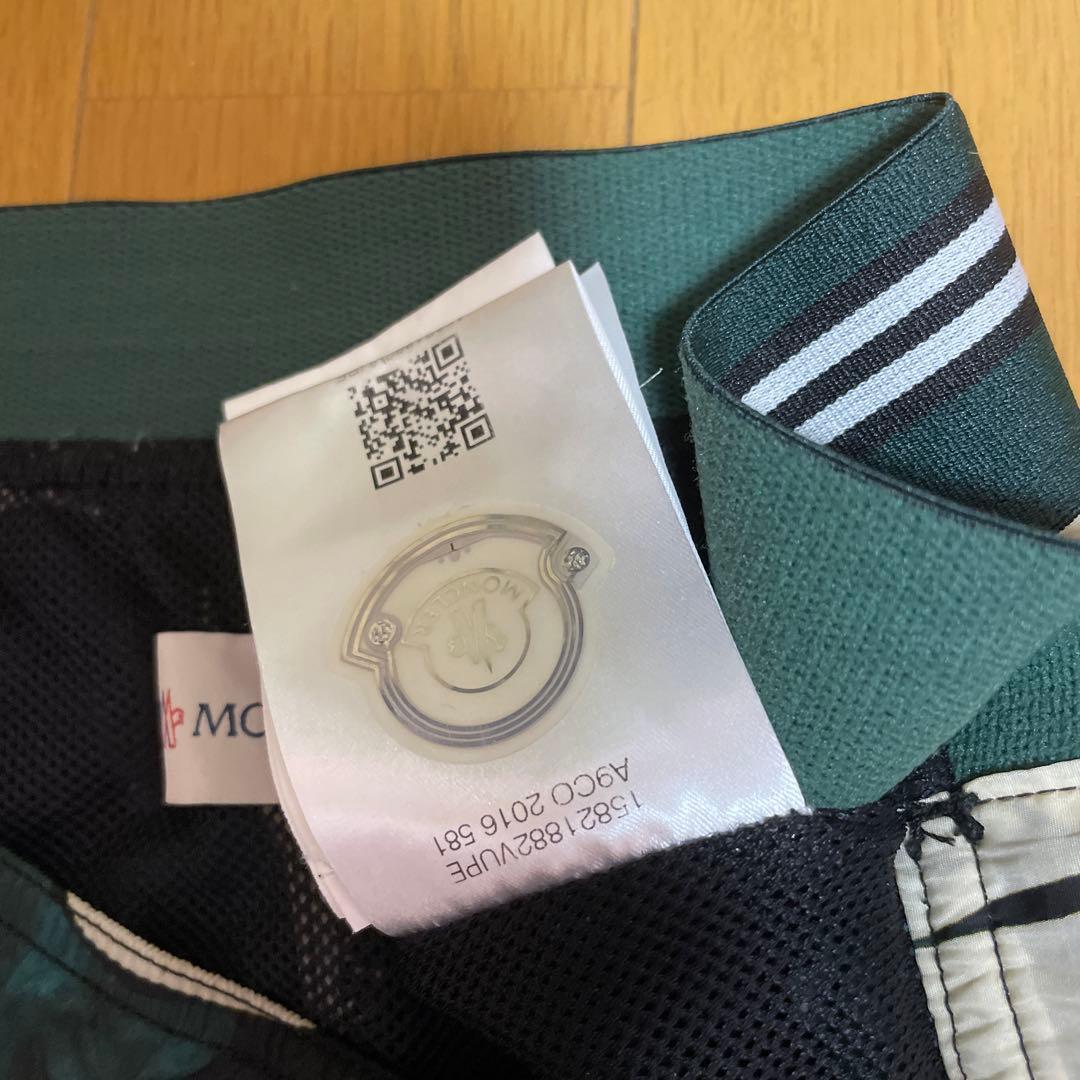 MONCLER 極美品　モンクレールショートパンツ