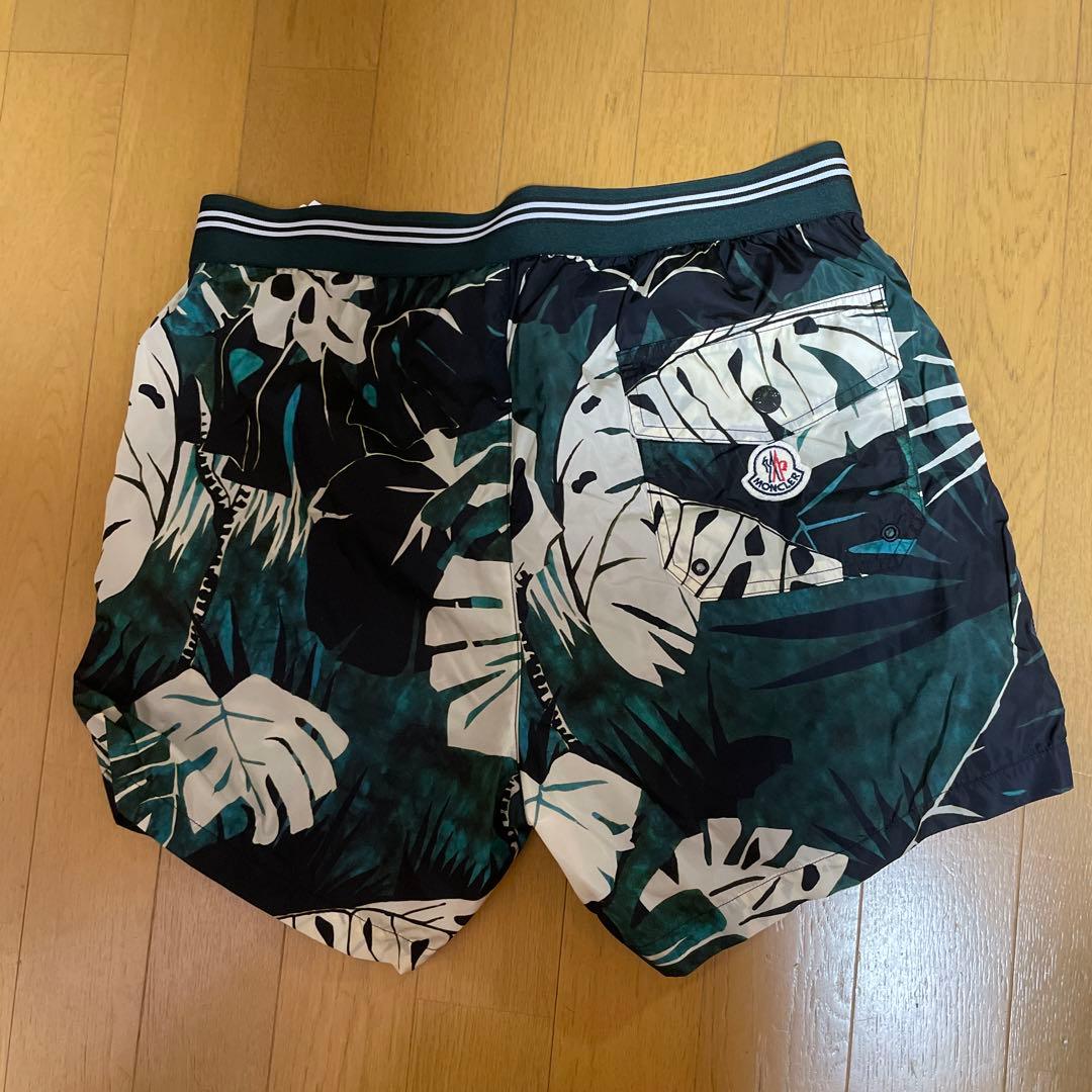 MONCLER 極美品　モンクレールショートパンツ