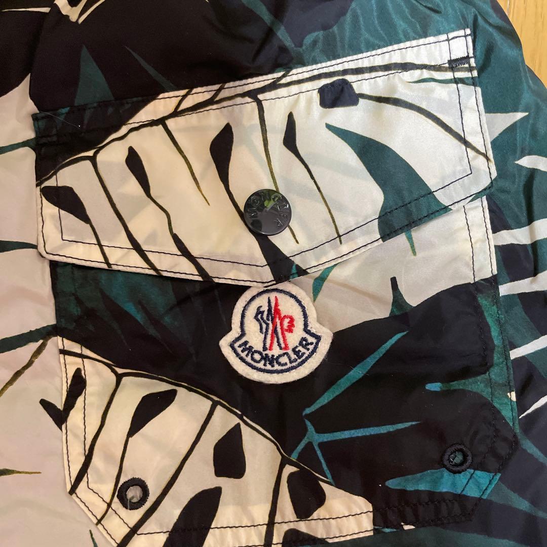 MONCLER 極美品　モンクレールショートパンツ