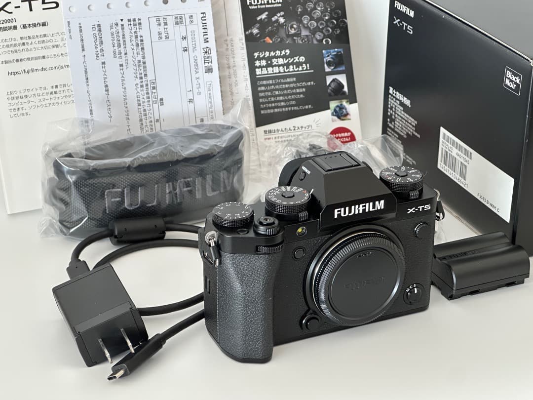 【美品】FUJIFILM X-T5 ボディ ブラック／ショット数777枚