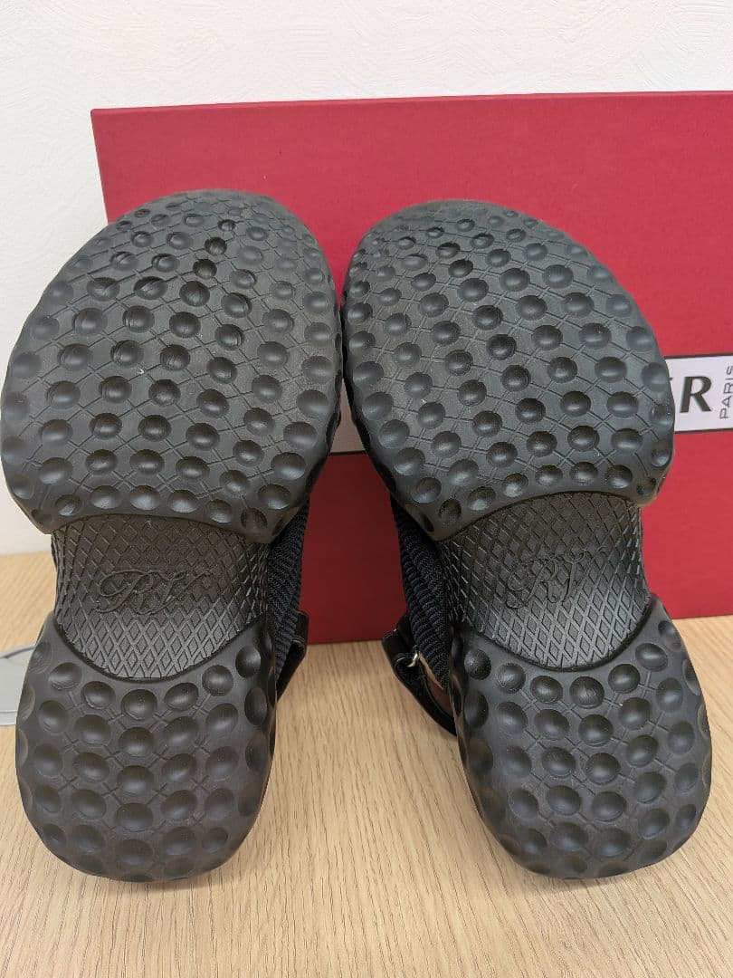 ROGER VIVIER ブラック サンダル サイズ36(23センチ)