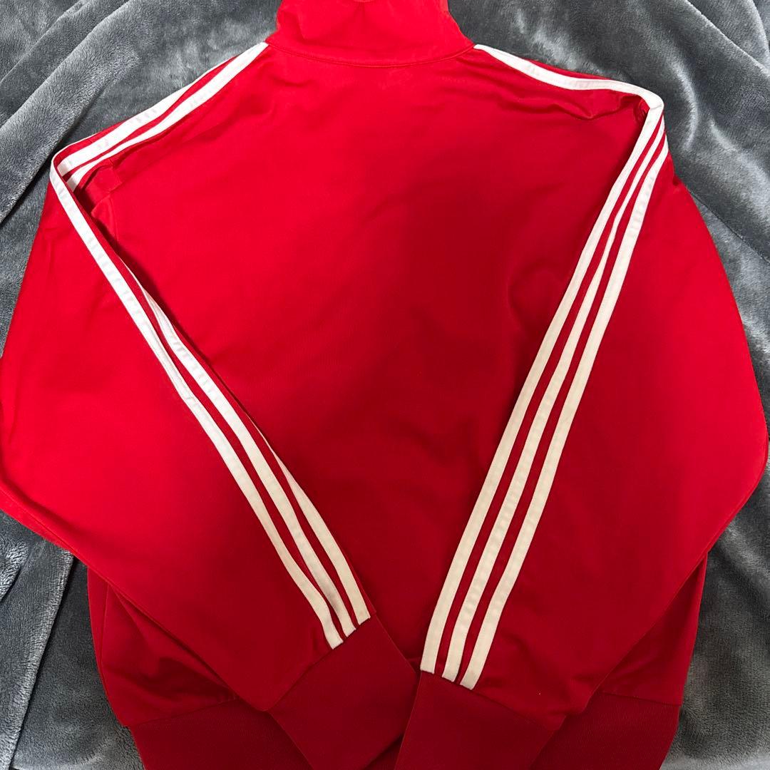 adidas トラックジャケット レッド
