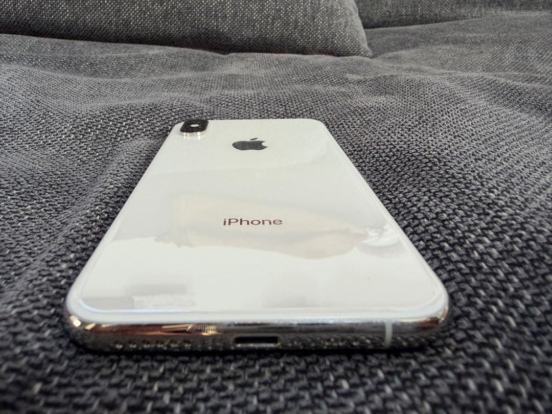 iPhone XS ホワイト 64GB 本体のみ