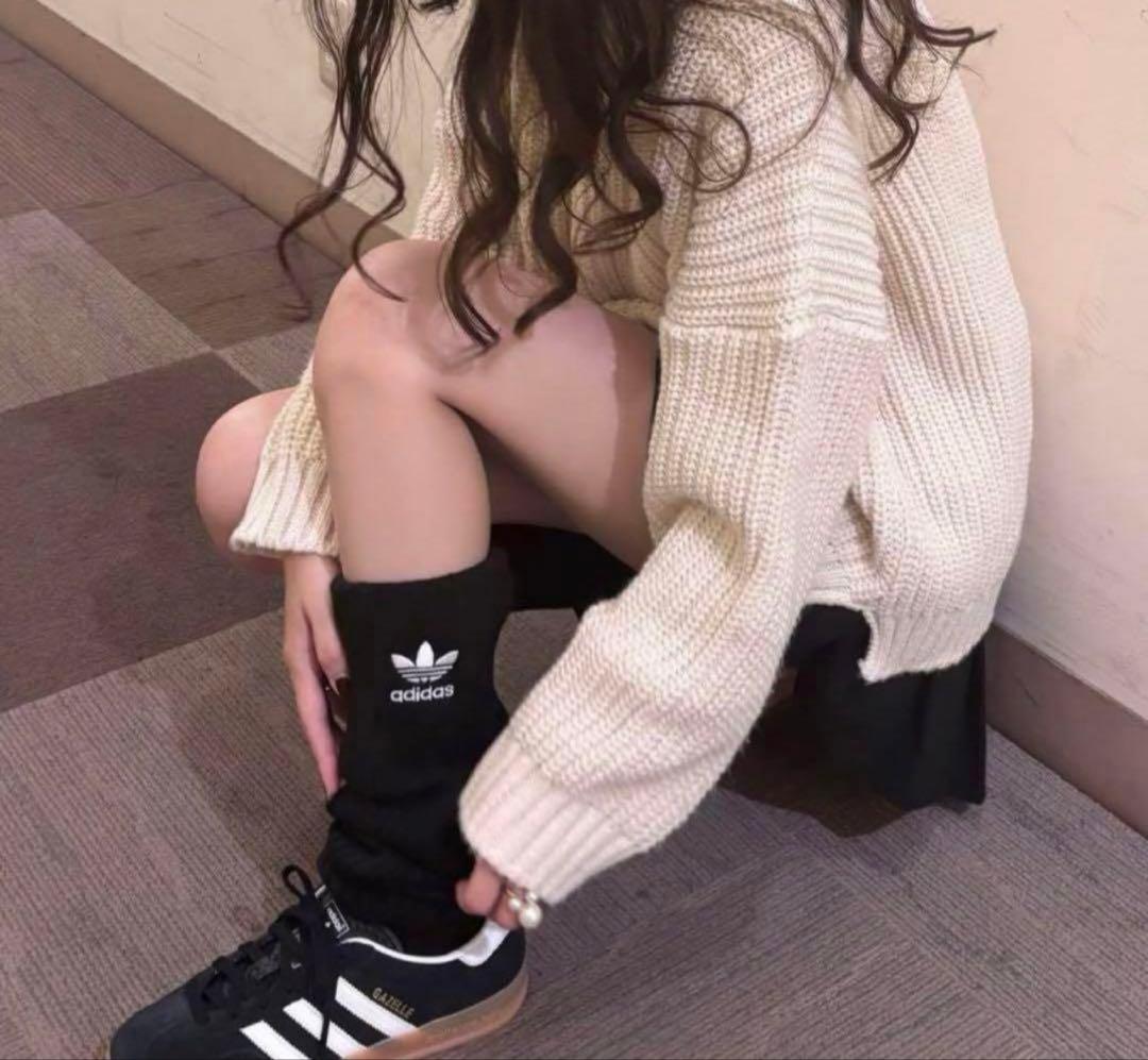 新品】⭐️白黒2点⭐️アディダスadidasリブ編みレッグウォーマー　ルーズりなてぃ