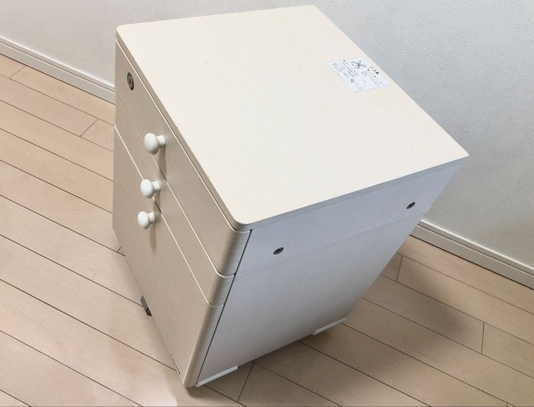 サクラ① 学習机（デスク）オカムラ（okamura）