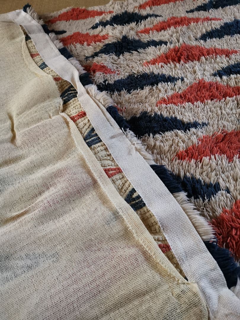 ACME Furniture 裏地剥がれあり　TRIGONRUG