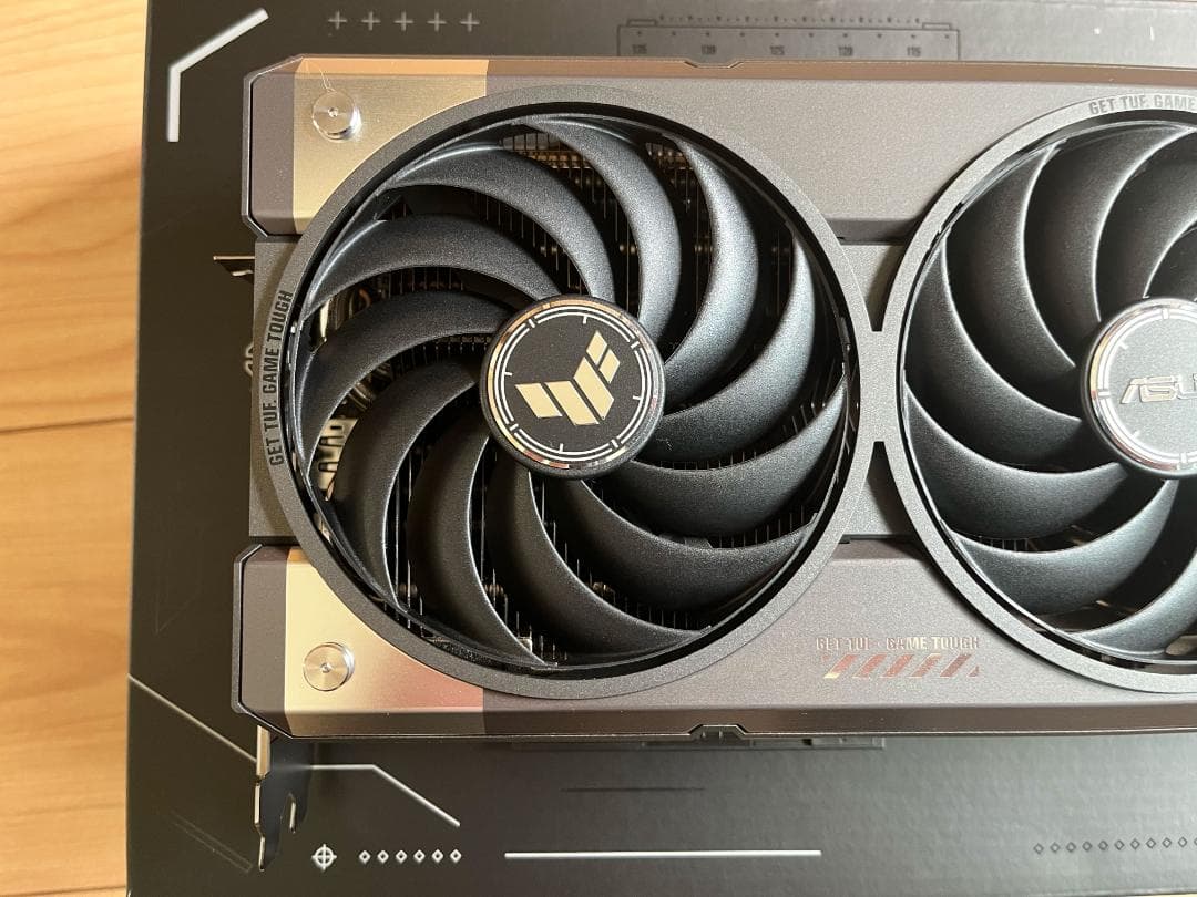 グラフィックボード・グラボ・ビデオカード ASUS TUF Gaming GeForce RTX 5070 Ti OC