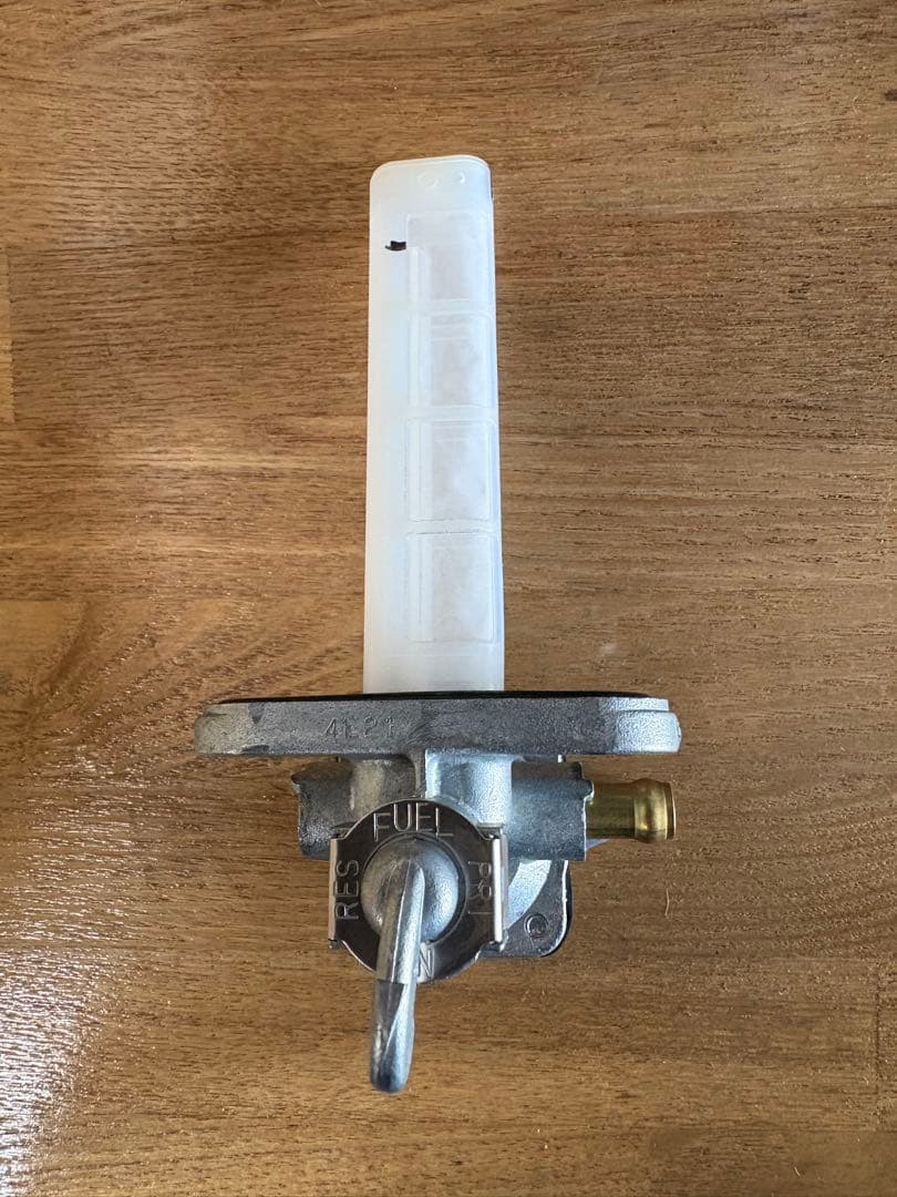 GSX1100S用　スズキ 純正 新品燃料コック 44300-45373