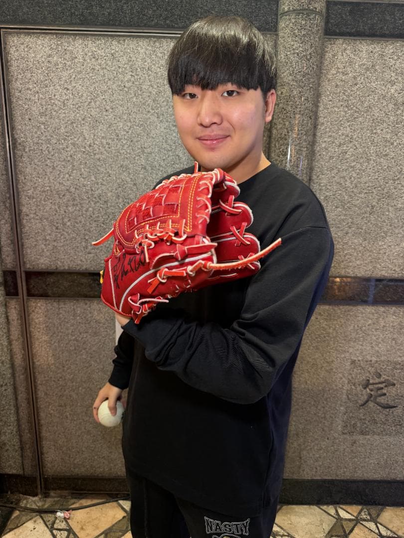 R*5様 がーどまん　グローブ　サイン入り【撮影で使用】