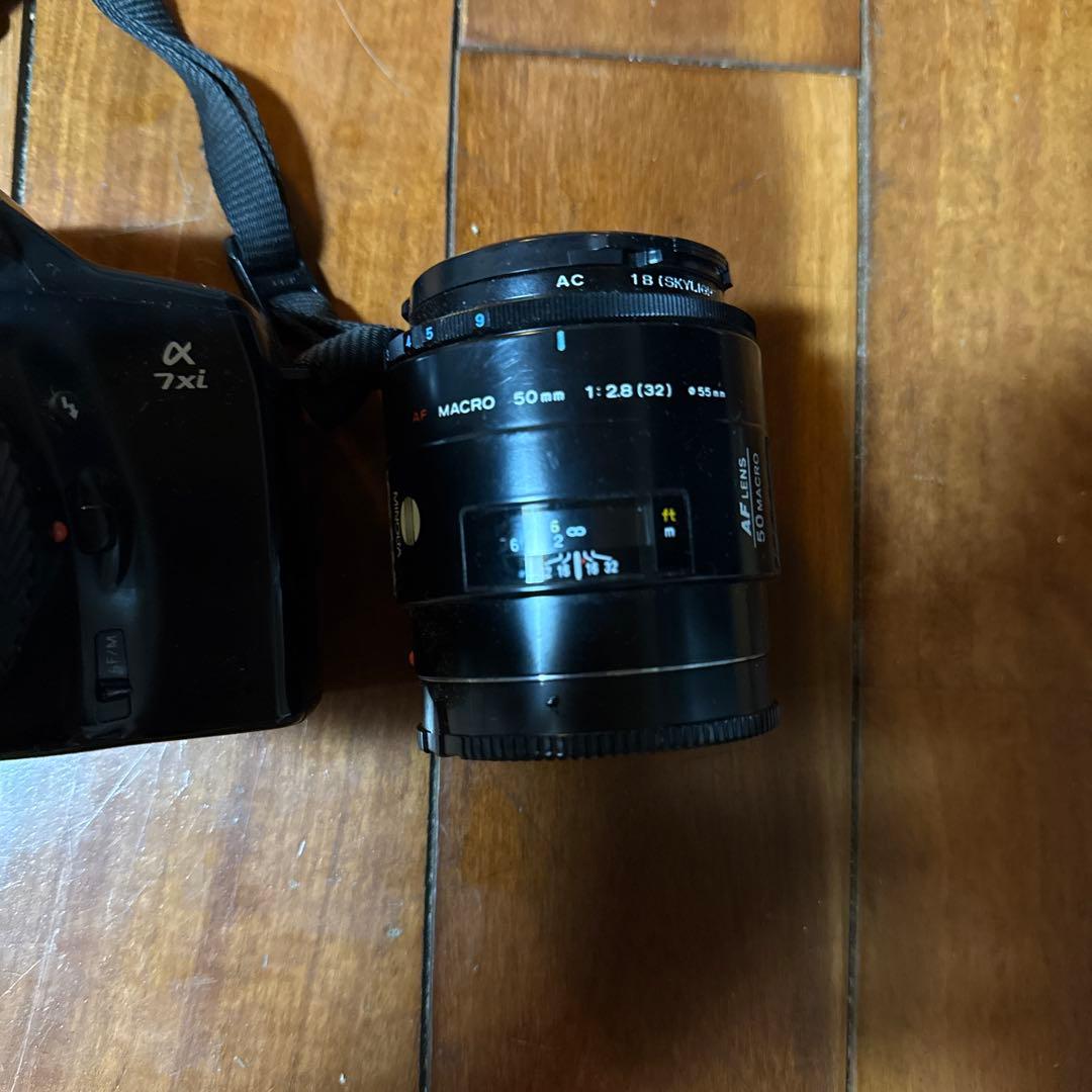 コレクター商品Minolta α7xi 一眼レフカメラ 50mmレンズ付き