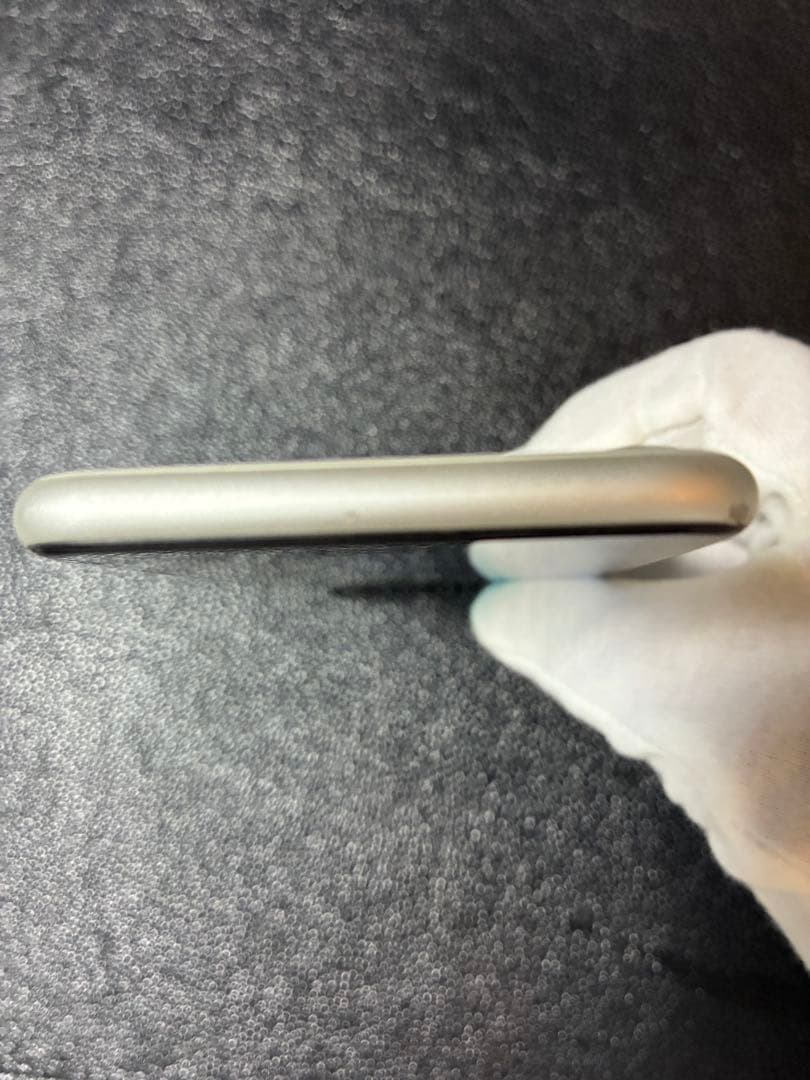 Apple iPhone SE (第2世代) ホワイト　本体と付属品