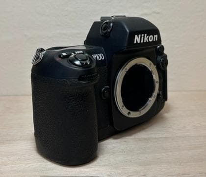Nikon F100 ニコン フィルムカメラ