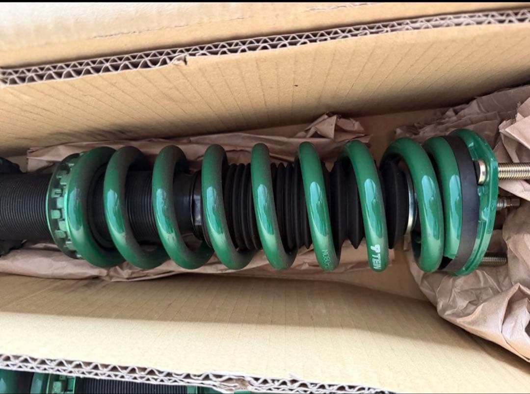 TEIN車高調 210系クラウン