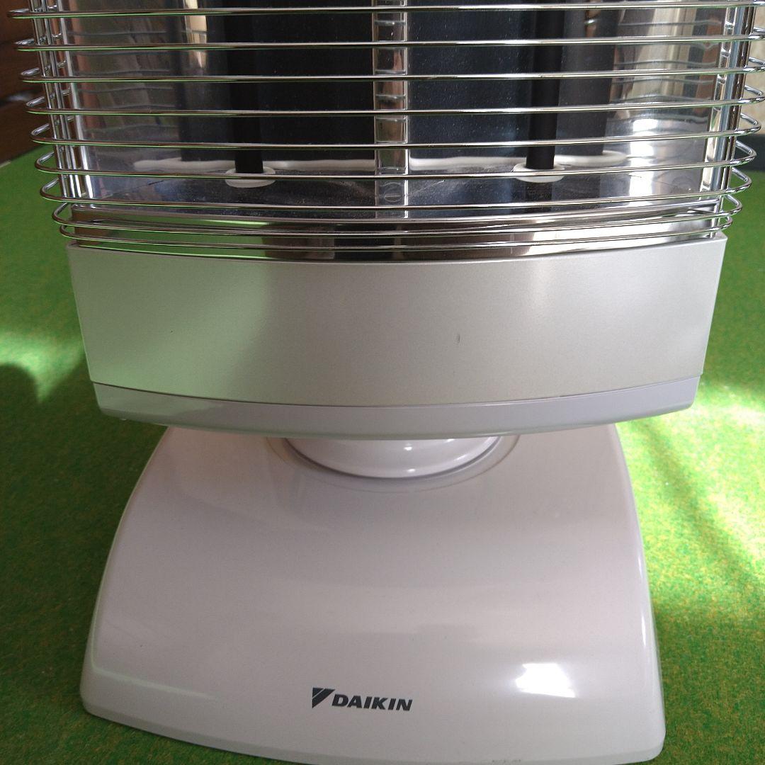 ダイキン セラムヒート遠赤外線暖房機 ERFT11TS-W (中古)