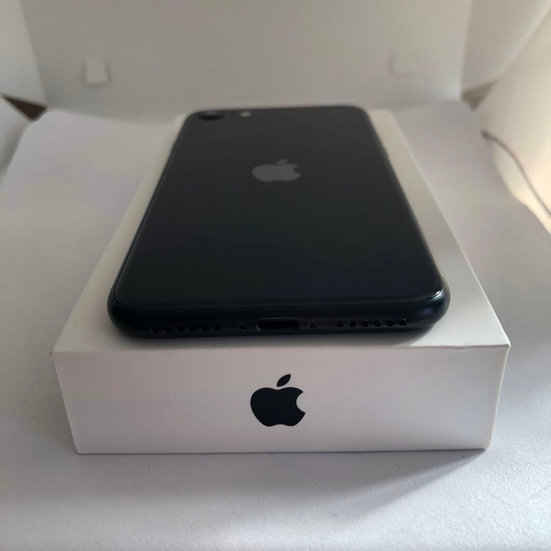 【美品】iPhone SE3 64GB SIMフリー 【即発送】 【付属品】