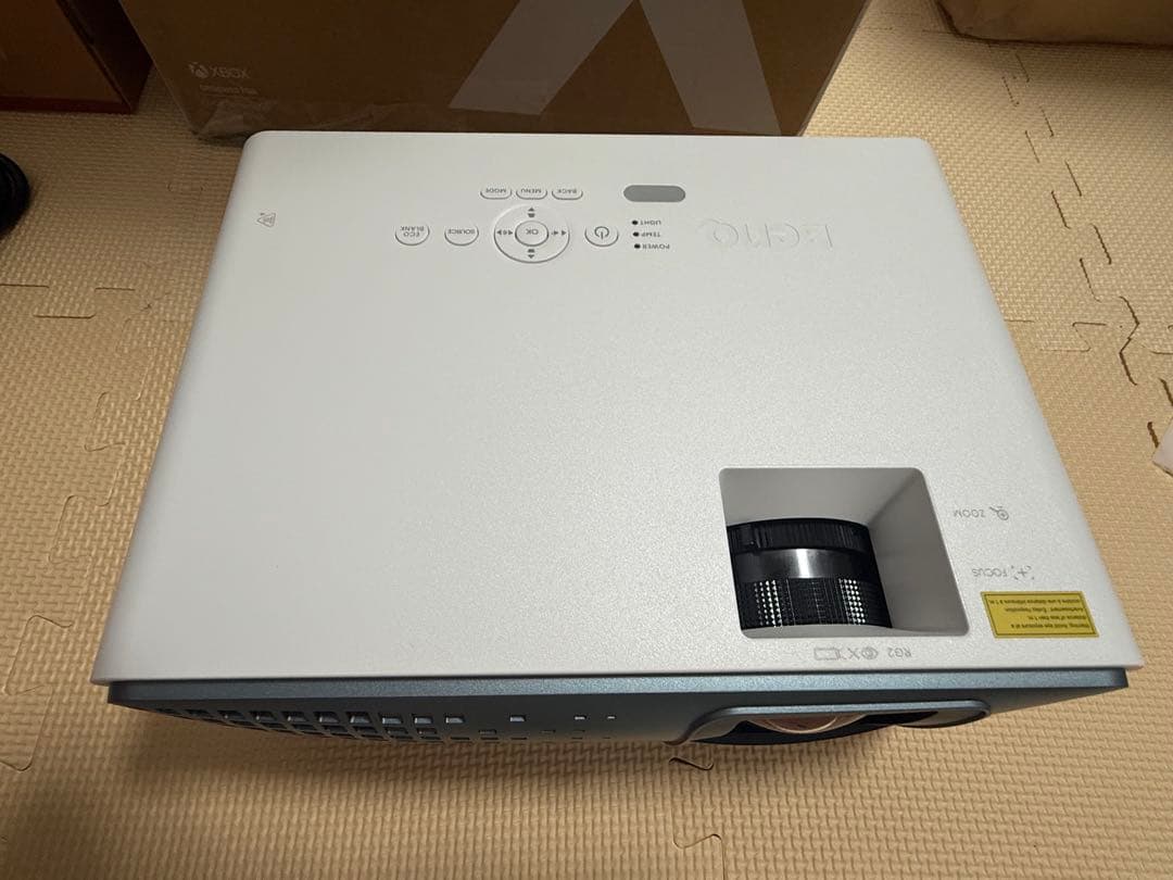 値下げ！【ほぼ新品】BenQ TK710STi 4Kレーザー短焦点プロジェクター