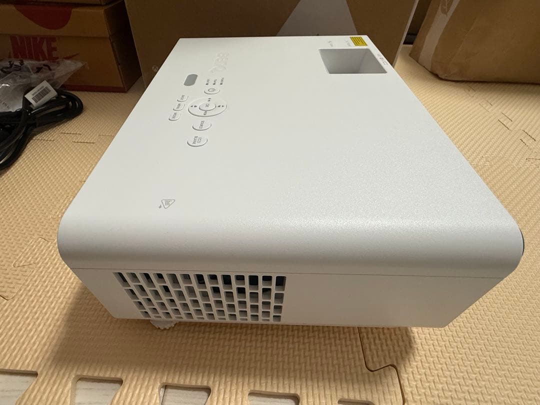 値下げ！【ほぼ新品】BenQ TK710STi 4Kレーザー短焦点プロジェクター