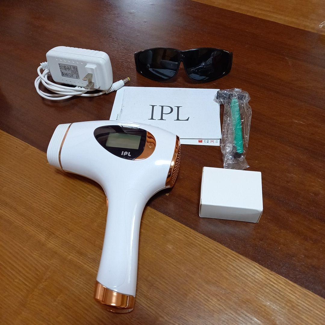 IPL脱毛器 本体と付属品